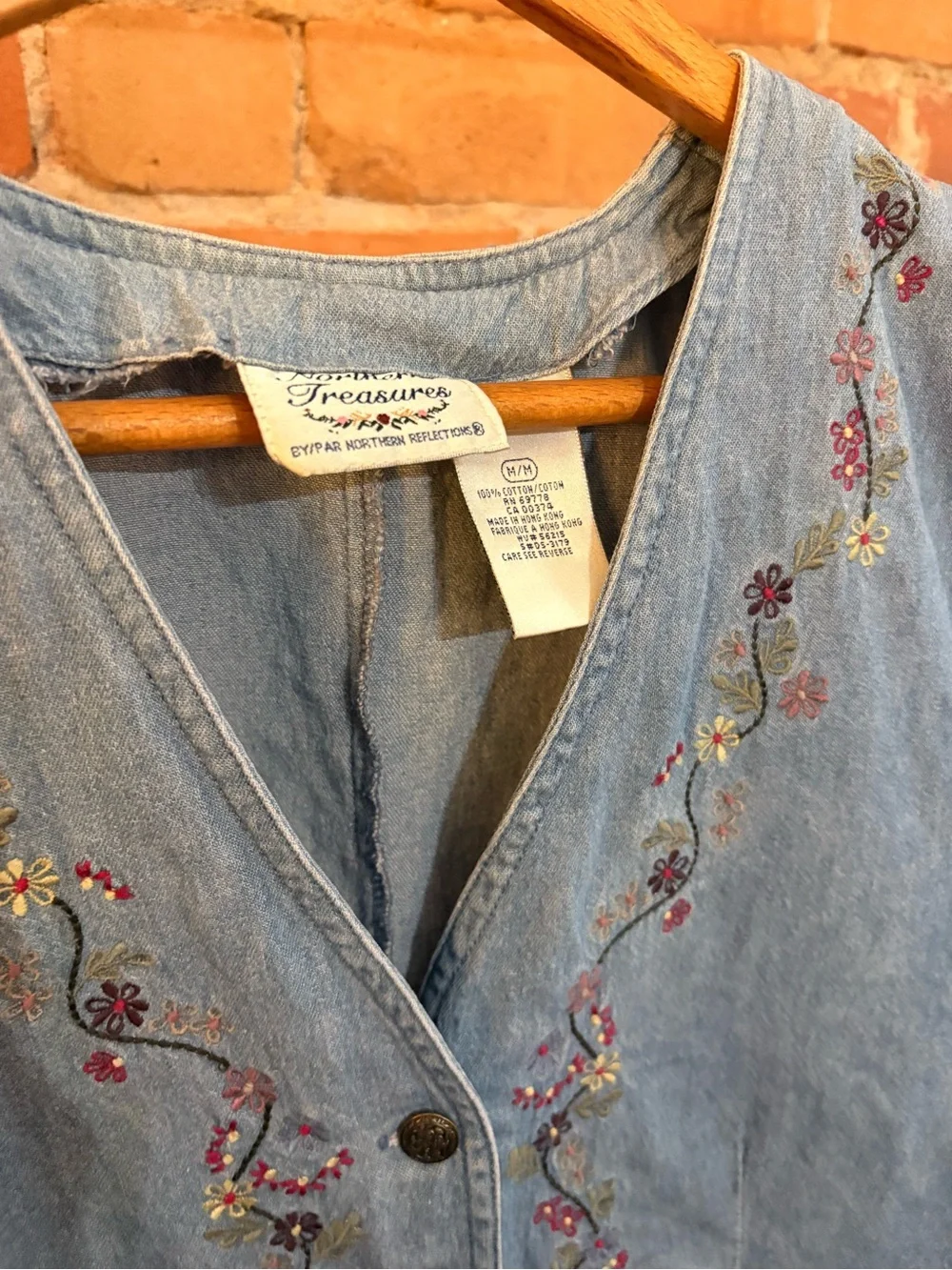 Northern Treasures Floral Embroidered Denim Vest Women’s M - Picture 2 of 7